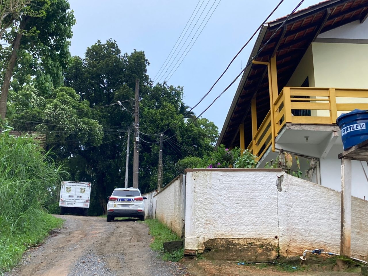 mulher morta a facadas pelo marido