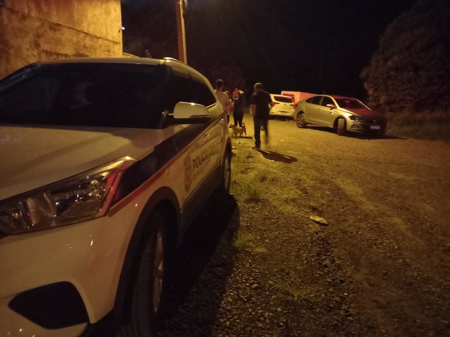 Cadáver em é encontrado após moradores sentirem mau cheiro em Lages Cadáver em é encontrado após moradores sentirem mau cheiro em Lages