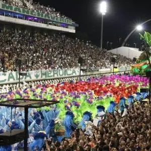 Desfile da Mancha Verde, atual campeã do carnaval paulista, no sambódromo do Anhembi, em São Paulo (SP) | Rovena Rosa/Agência Brasil
