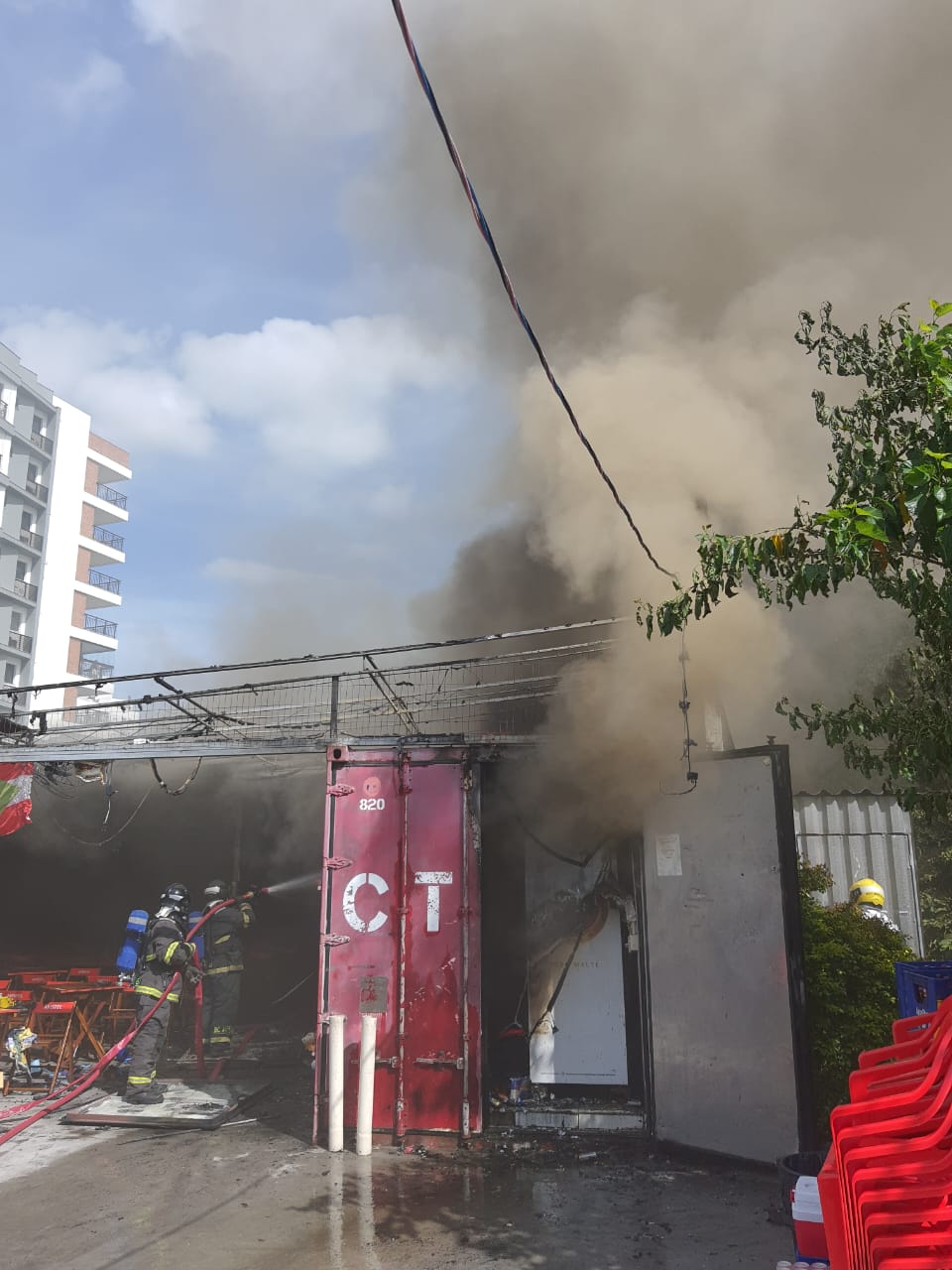 Incendio-atinge-bar-universitario-em-Florianopolis-5