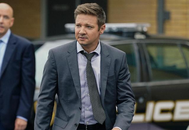 Jeremy Renner interpretou o super-herói Gavião Arqueiro nos filmes da franquia “Os Vingadores” | Reprodução/Redes sociais, via SBT News

