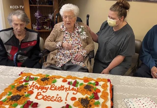 Bessie Laurena Hendricks fez 115 anos em novembro | Reprodução/KCCI, via SBT News

