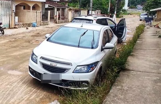 Homem, natural do Paraná, é morto a tiros, enquanto estacionava carro em BC