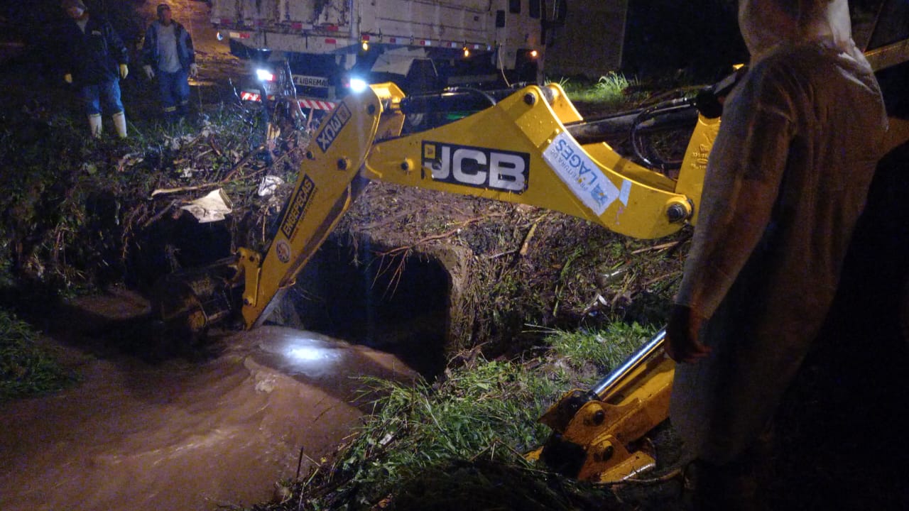 Casa desaba após forte tempestade em Lages 