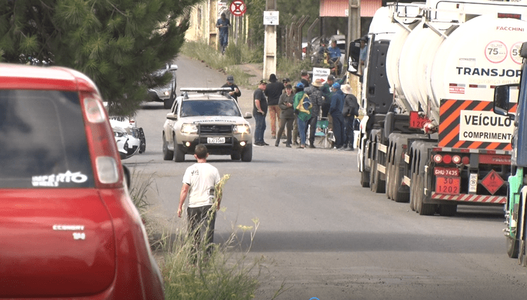 Reportagem do Grupo SCC é hostilizada durante manifestações em Lages