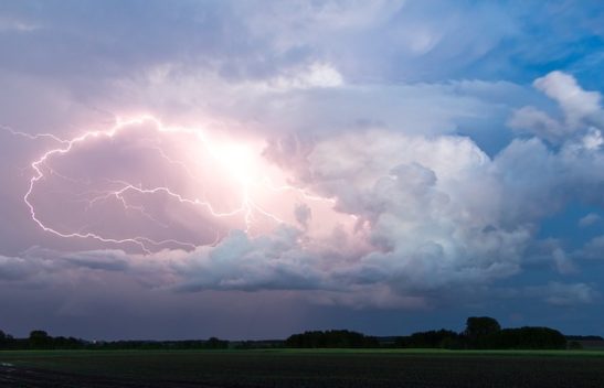 Chuva em SC: Defesa Civil alerta para temporais e granizo entre domingo e segunda