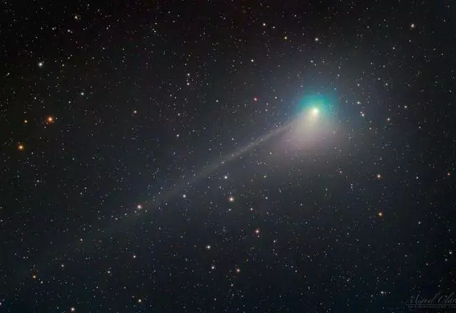 Cometa C/2022 E3 fica visível no Hemisfério Sul a partir desta quarta-feira (01) | Foto: Miguel Claro | Via: SBT News

