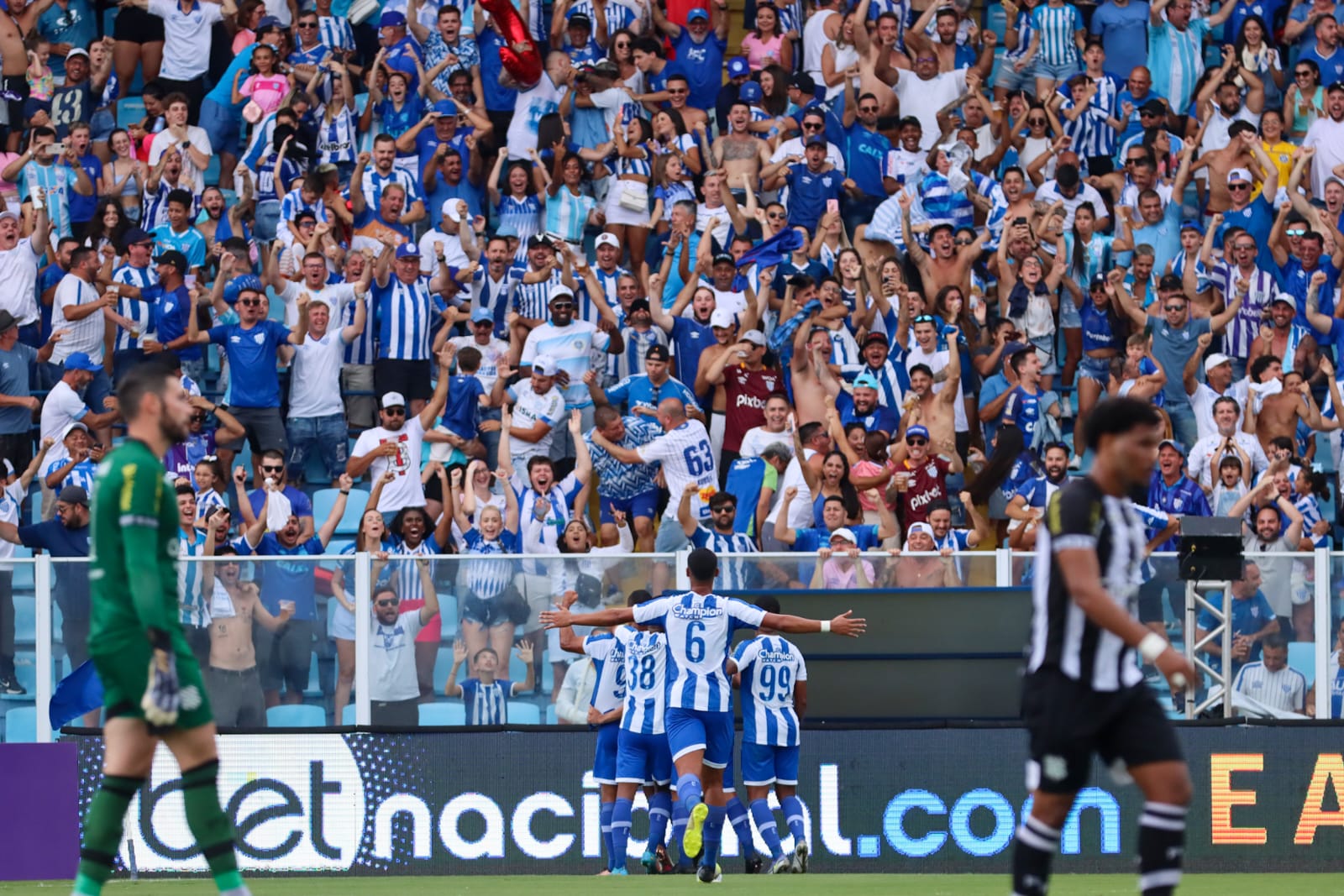 Avaí derrota o Figueirense por 4 a 0. Foto: Fabiano Rateke / Avaí F.C.