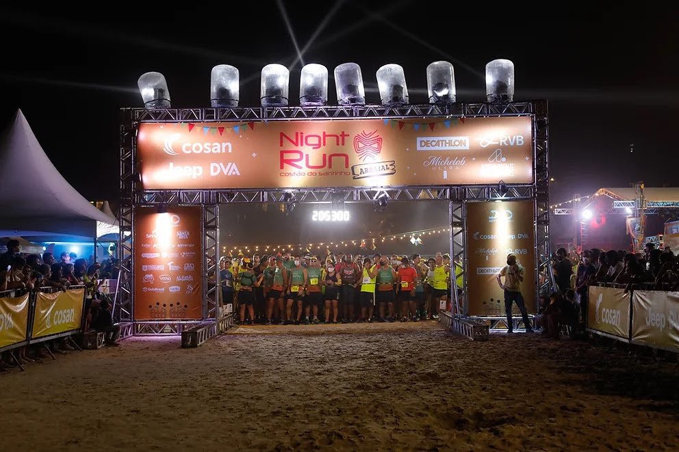 Maior corrida noturna do Sul do País tem inscritos de 5 países em provas de 3,5 km, 6 km, 10 km e 15 km pela Praia do Santinho | Fotos: Night Run Costão do Santinho/Divulgação