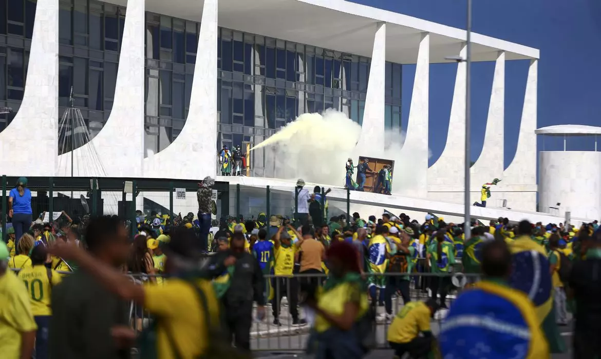 Manifestantes invadem Congresso, STF e Palácio do Planalto. | Foto: Marcelo Camargo/Agência Brasil