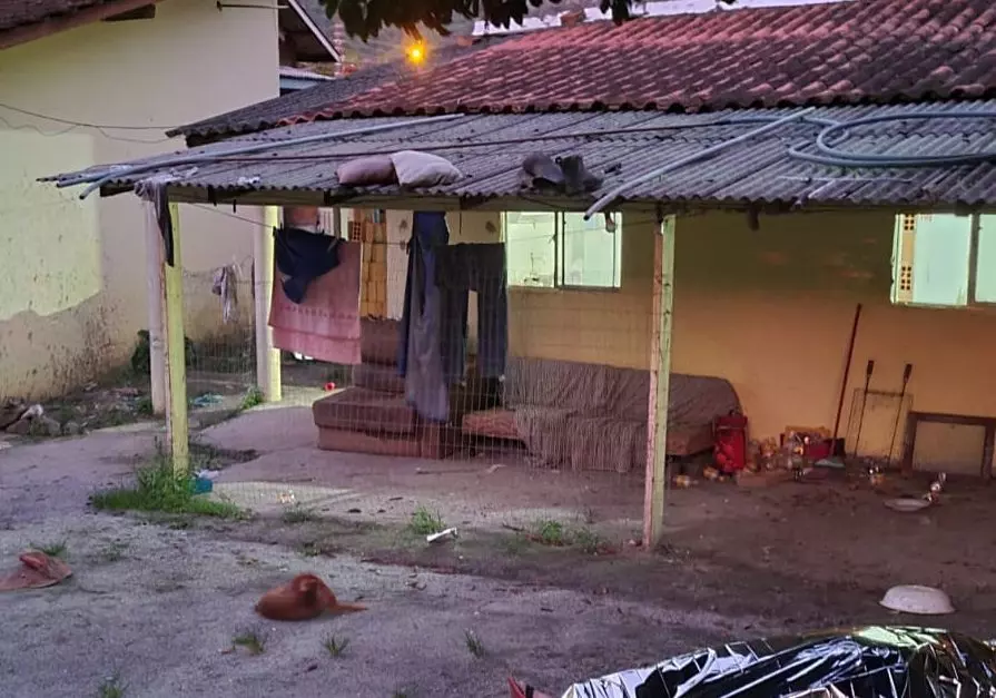 Casa onde aconteceu o homicídio, em Itapema. Foto: Polícia Militar, Divulgação. 