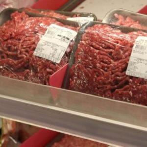 Por enquanto o preço da carne não deve ser alterado, segundo CNA, que não descarta variação futura | Fábio Rodrigues Pozzebom / Agência Brasil. Via: SBT News