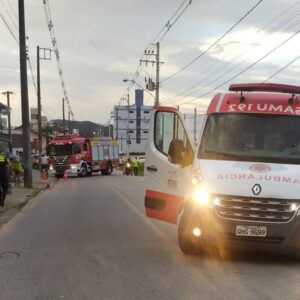 Adolescente e jovem sem habilitação que conduziam motos colidem e ficam  feridos no Vale do Itajaí