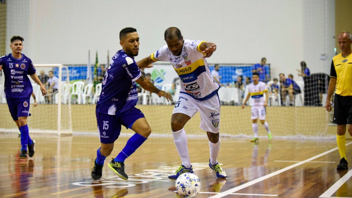 Alunos das escolas públicas de Lages poderão assistir aos jogos de futsal  de graça