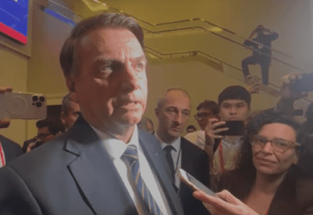 Jair Bolsonaro disse que não sabia sequer o valor das joias que seriam um presente para Michelle | Foto: Reprodução