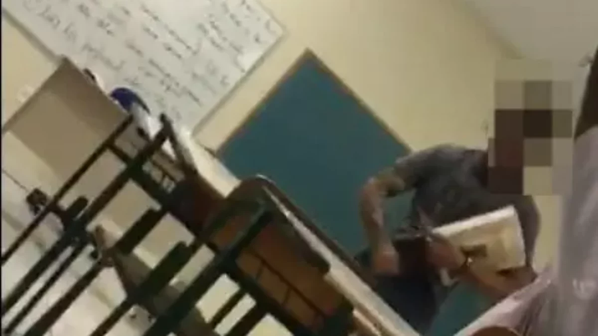 VÍDEO: Professor gravado defendendo Hitler em sala de aula é afastado