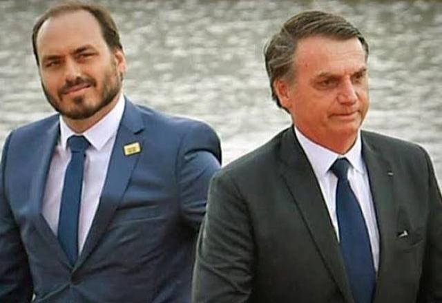 Carlos Bolsonaro cuidava das redes sociais do pai | Reprodução | Via: SBT News