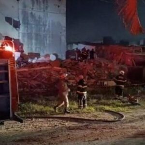 Bombeiros resgataram quatro pessoas com vida | SJJC, via SBT News

