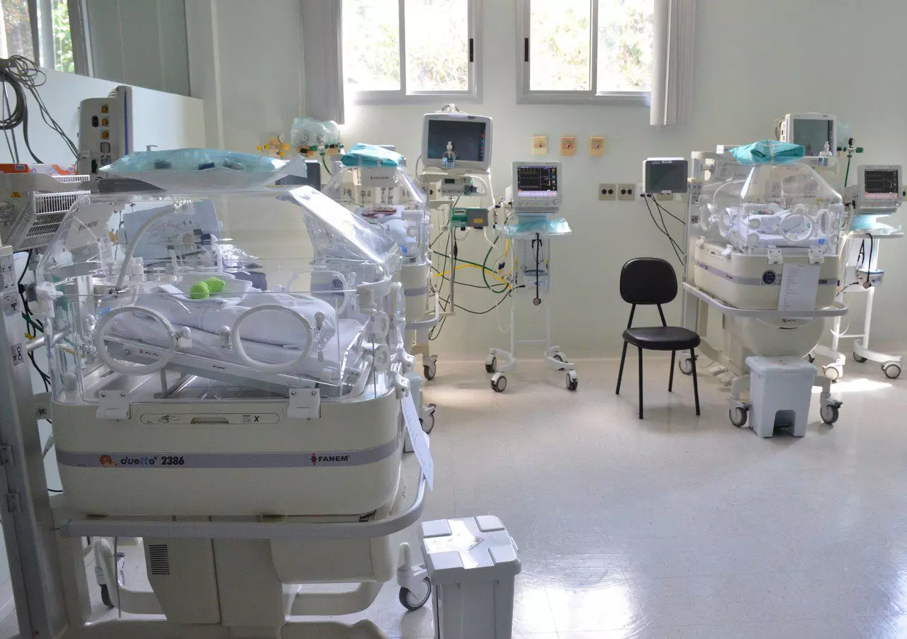 UTI neonatal do Hospital Regional de São José | Foto: Secretaria de Estado da Saúde/Divulgação