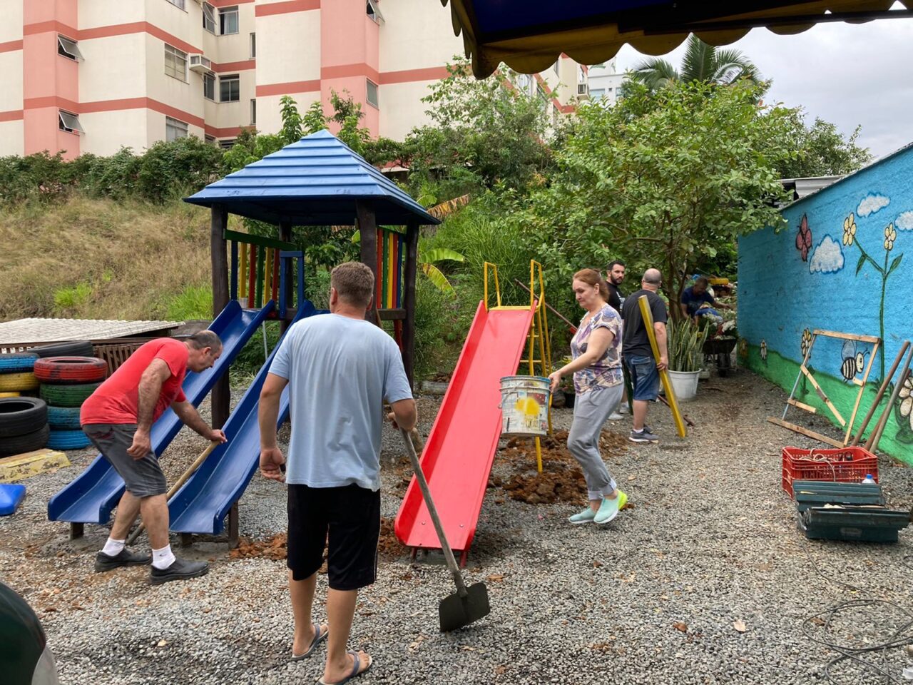 Policiamento será reforçado para retorno às aulas na creche Cantinho do Bom  Pastor, em SC - Diário da Borborema