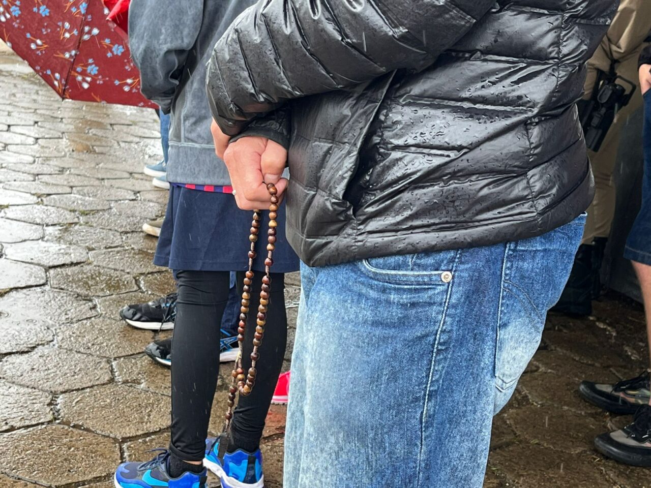 Sexta-feira Santa é marcada por chuva, fé e devoção em Lages