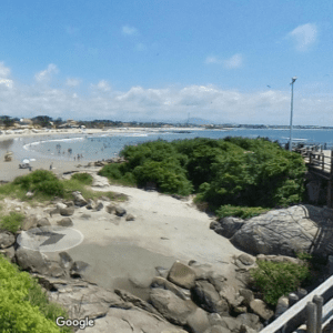 IAMGEM MERAMENTE ILUSTRATIVA | Praia em Itapoá, no Litoral Norte catarinense | Foto: Google Maps / Reprodução / Internet 