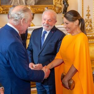 O presidente Lula e a primeira-dama, Janja da Silva, em cerimônia de coroação do Rei Charles III, em Londres | Divulgação/Palácio de Buckingham/Ian Jones