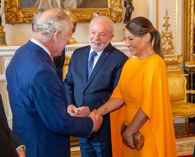 O presidente Lula e a primeira-dama, Janja da Silva, em cerimônia de coroação do Rei Charles III, em Londres | Divulgação/Palácio de Buckingham/Ian Jones