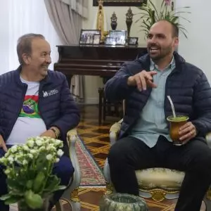 Governador de SC e Eduardo Bolsonaro almoçaram juntos em Florianópolis | Foto: Reprodução/Redes Sociais