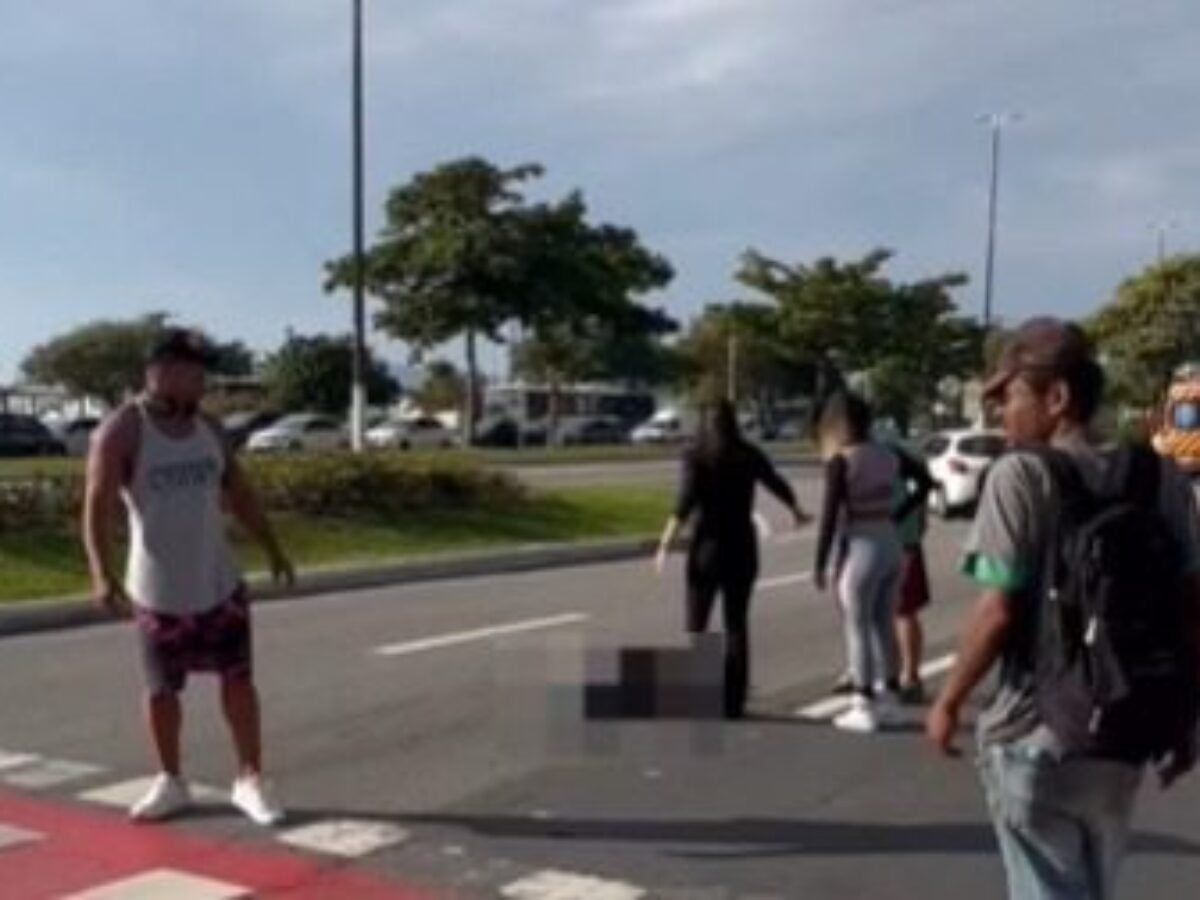 Mulher é atropelada por ambulância na Beira-Mar Norte
