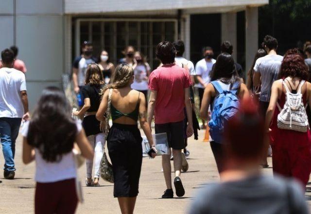 Nenhuma universidade brasileira está entre as 100 melhores do mundo; veja lista Professores de 19 universidades e institutos federais entram em greve nesta segunda