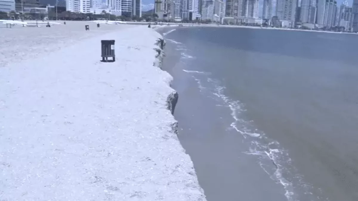 El mar avanza a 70 metros de la ampliación del Balneário Camboriú