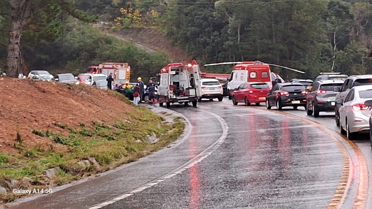 Acidente na BR-282 em Rancho Queimado. Foto: Ricardo Pastrana, Reprodução 