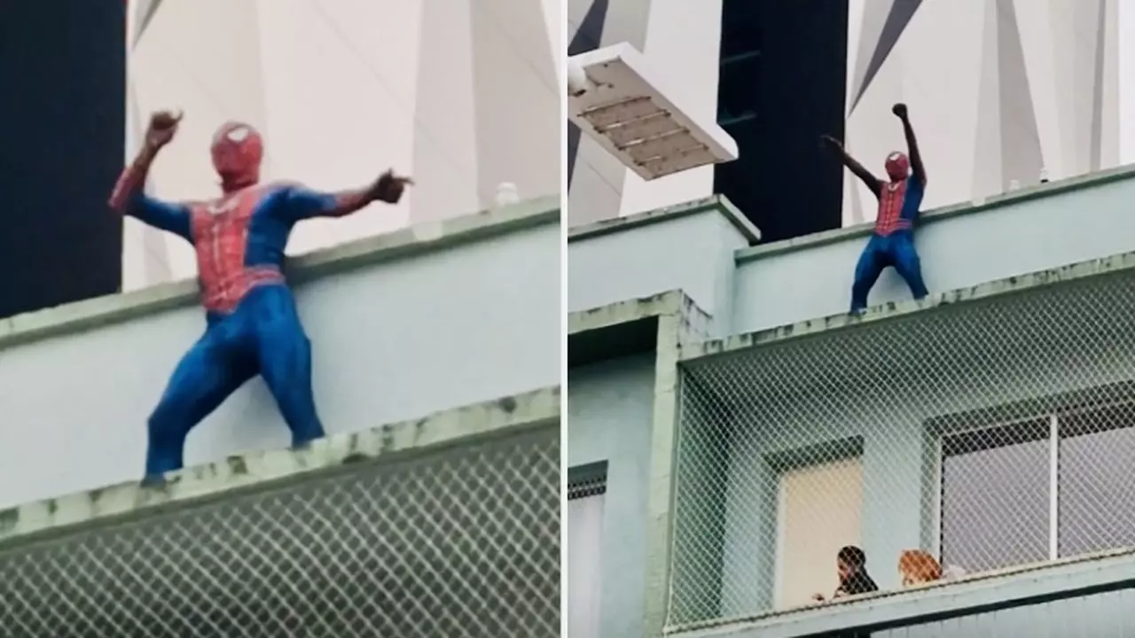 Homem-Aranha foi flagrado sensualizando em cima de um prédio em Lages | Foto: Reprodução/Redes Sociais