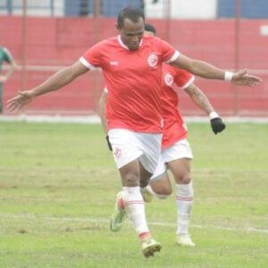 Edinho Canutama comemora o gol (Foto: Nilton Wolff/Inter de Lages)