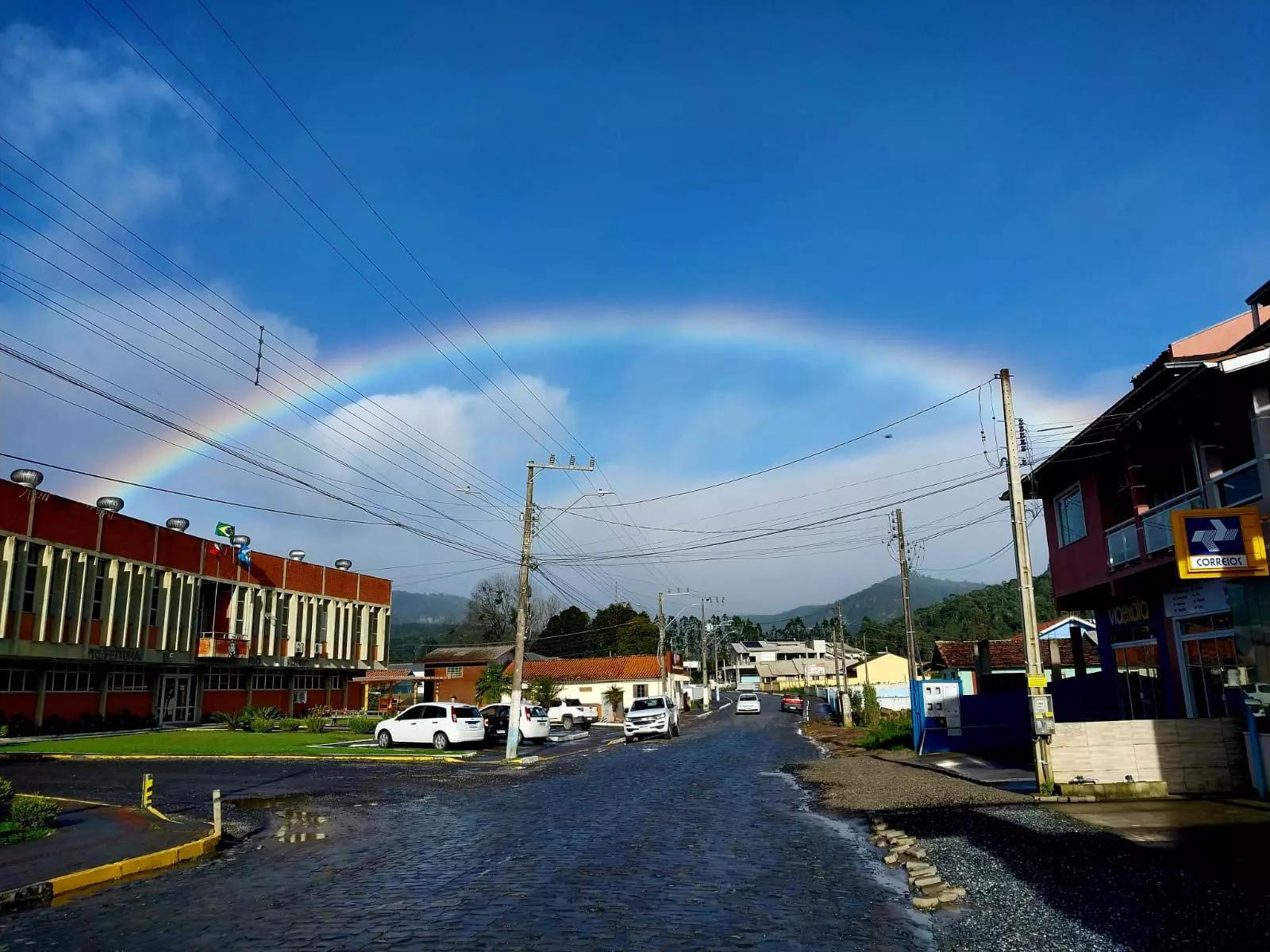 Arco-íris em Rio Rufino | Foto: Valdimira Marcelino Medeiros/Cedida à Rádio Gralha