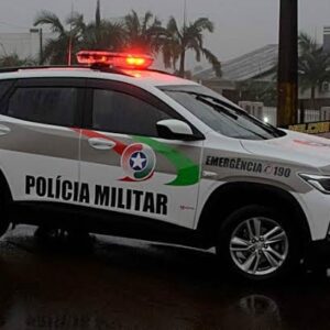 Policiais militares escoltaram uma família até a UPA | Foto: Reprodução/Redes Sociais