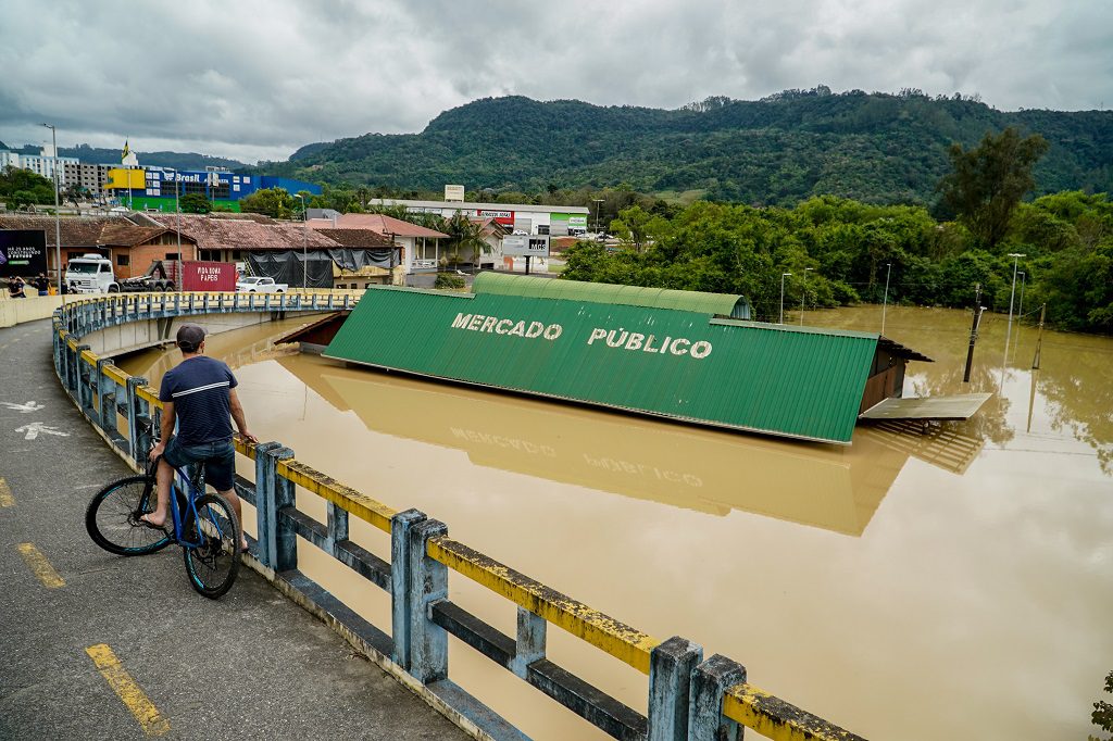 Foto: Mercado Público de Rio do Sul após as chuvas na cidade (Marco Favero / Secom)