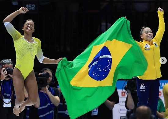 Rebeca Andrade e Flávia Saraiva. Foto: Reprodução/Jogos Olímpicos