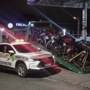 Racha de motociclistas terminou com 14 motos apreendidas | Foto: PMSC