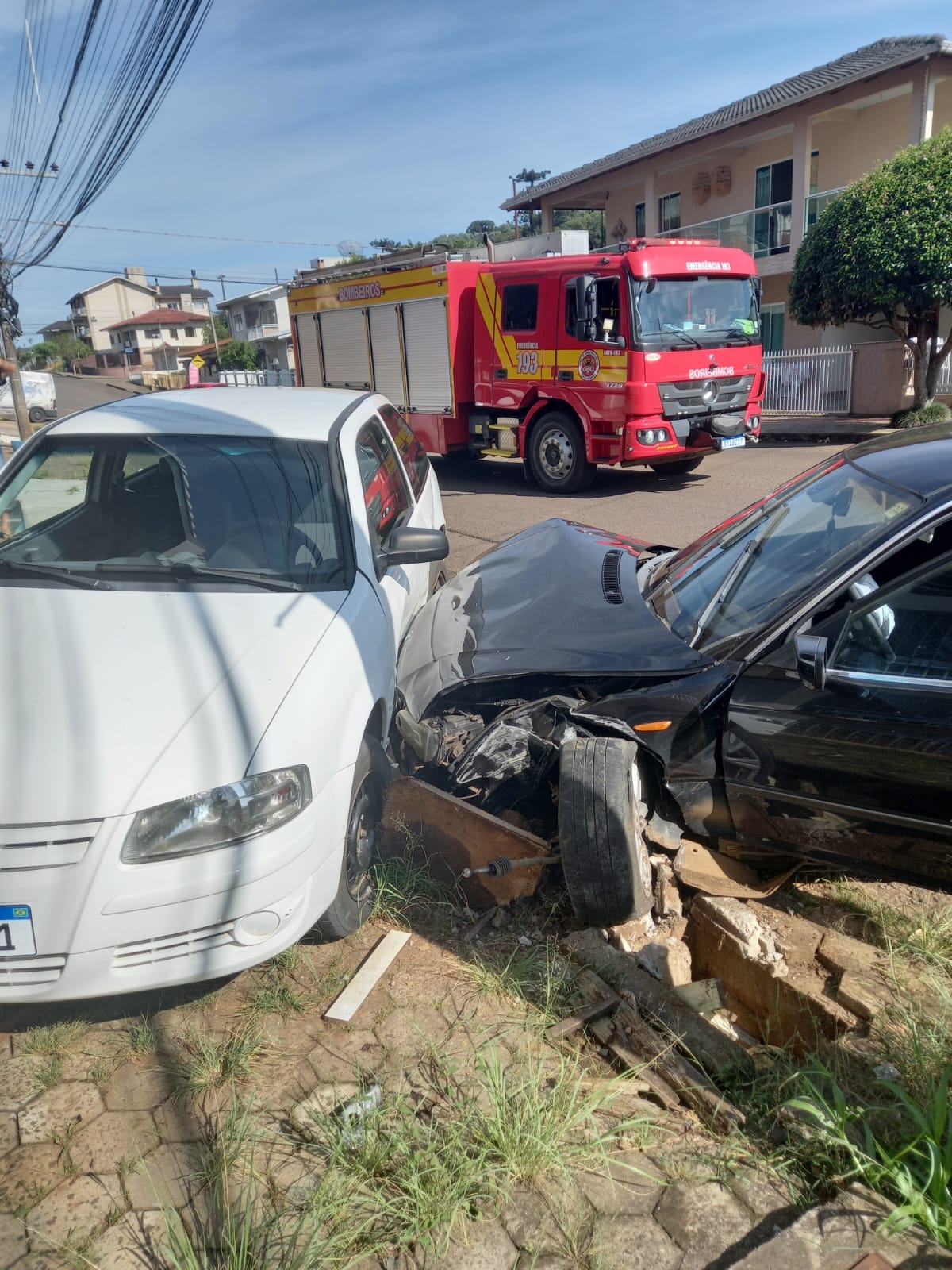 Colisão entre três veículos deixa um homem ferido em Fraiburgo