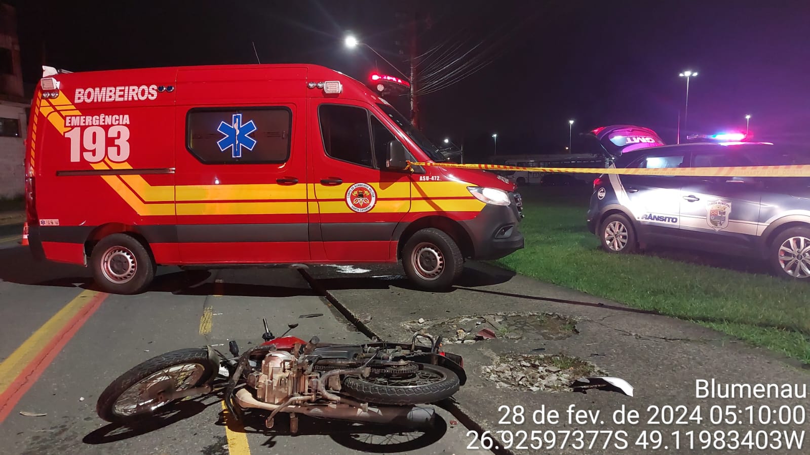 Dois motociclistas morrem após colisão frontal em Blumenau