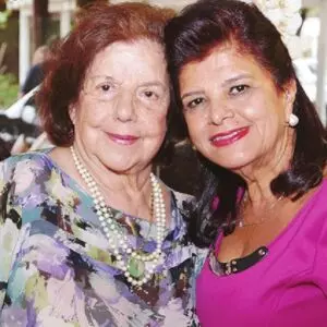 Na foto: Luiza Trajano com sua sobrinha Luiza Helena Trajano, atual responsável pelo grupo. Redes Sociais/Reprodução 