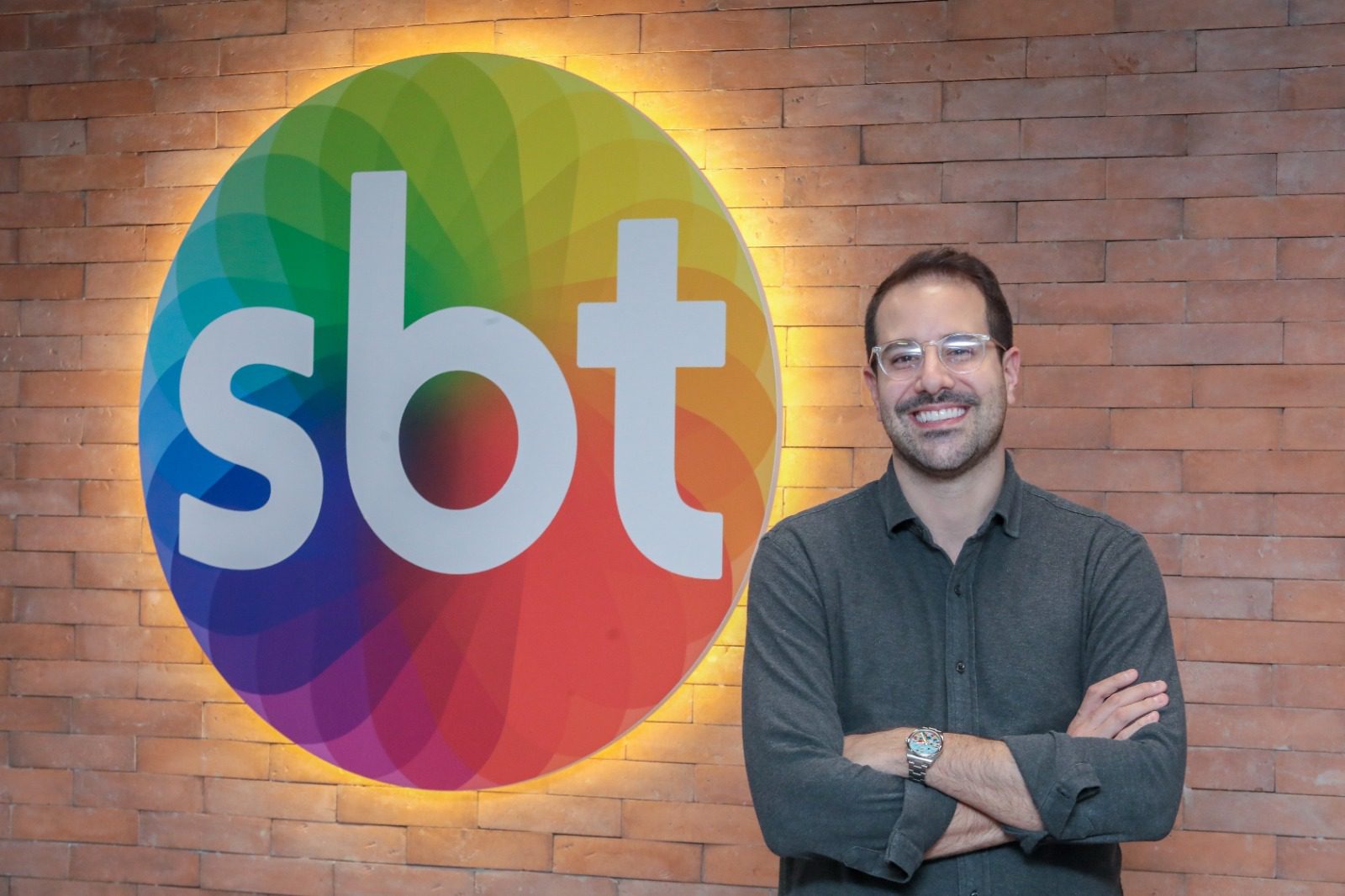 SBT confirma novo apresentador do “Chega Mais”; saiba quem é