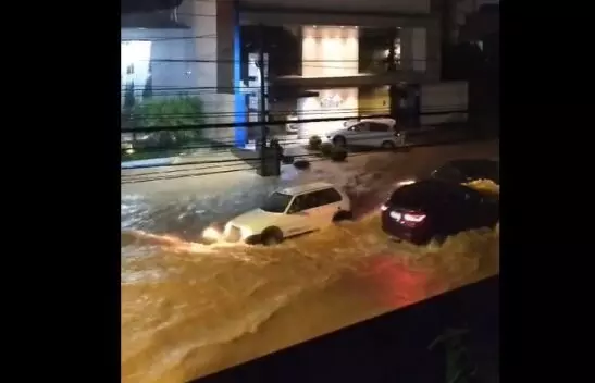 Rua de Joinville completamente alagada. Foto: Reprodução