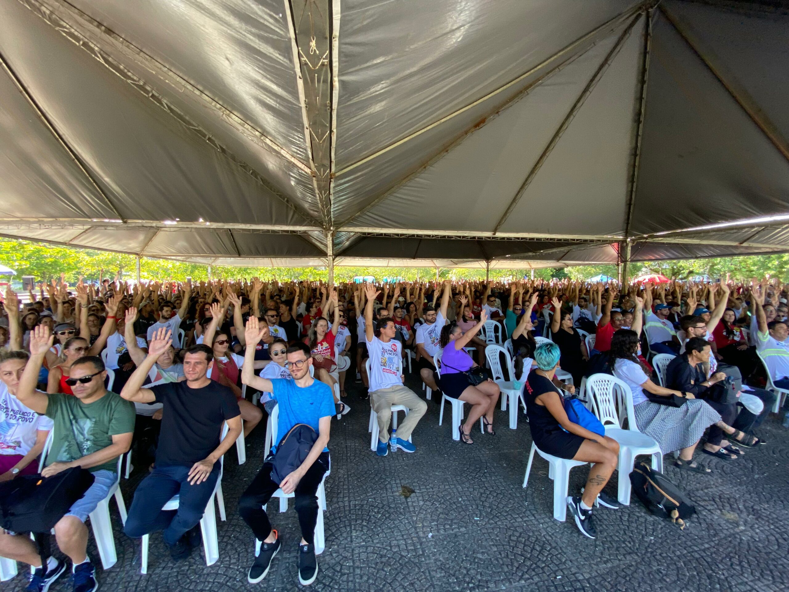 Servidores municipais de Florianópolis entram em greve