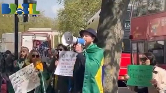 Bolsonaristas manifestam em Londres contra ministros do STF que participam de fórum