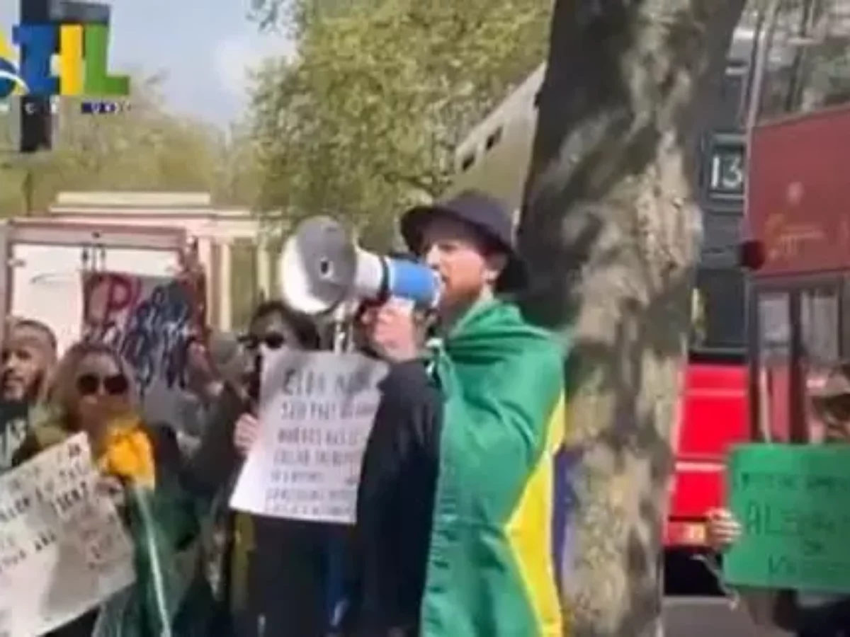 Bolsonaristas manifestam em Londres contra ministros do STF