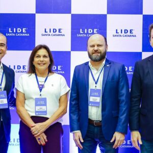 Na foto, Delton Batista, Presidente do LIDE RS e SC, ao lado de Margi Loyola, Presidente da centenária Cia Fabril Lepper (com matriz em Joinville), Alexandre Wiggers, CEO da Condor (de São Bento do Sul), e Aldo Garcia CEO da Betha Sistemas (sediada em Criciúma) |  Foto: LIDE / Divulgação