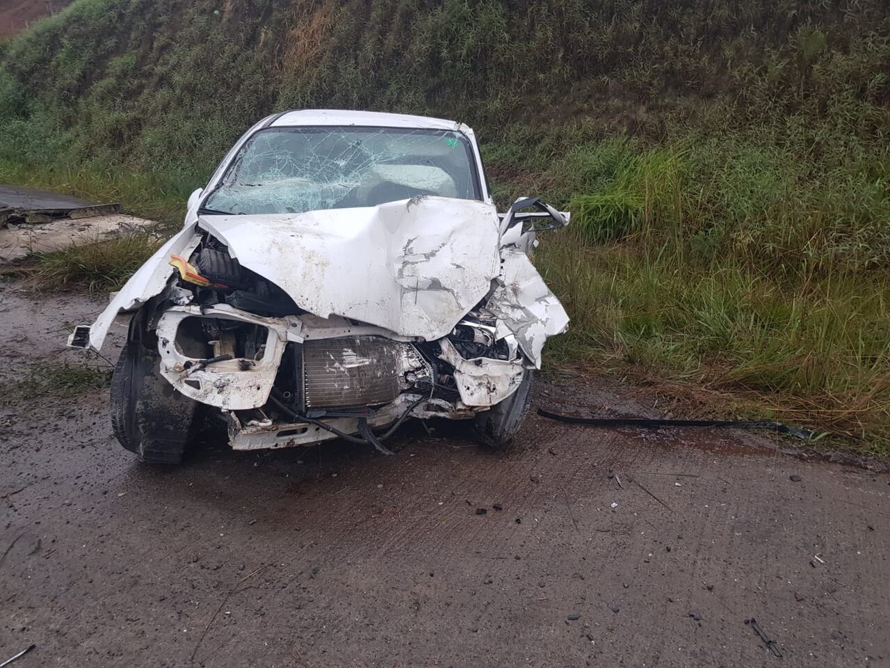 Polícia encontra carro batido na Serra Catarinense e motorista “some” | Foto: Polícia Militar Rodoviária (PMRv)/Divulgação.